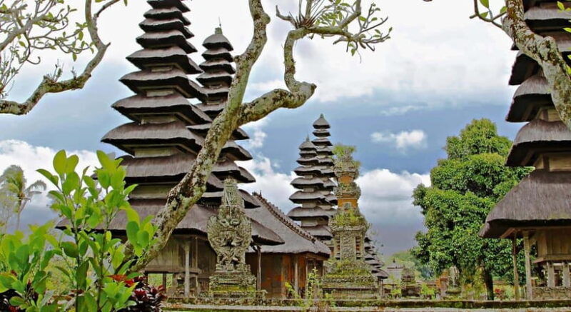 bali-taman-ayun-and-tanah-lot-sunset-tour