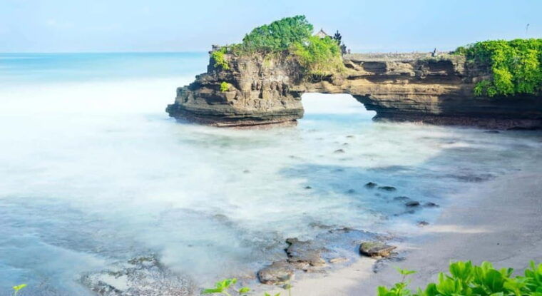 bali-taman-ayun-and-tanah-lot-sunset-tour