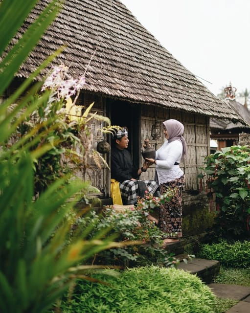 bali-taman-beji-griya-waterfall-and-ubud-monkey-forest-tour