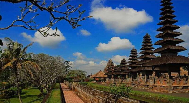 bali-tanah-lot-monkey-forest-taman-ayun-sunset-tour