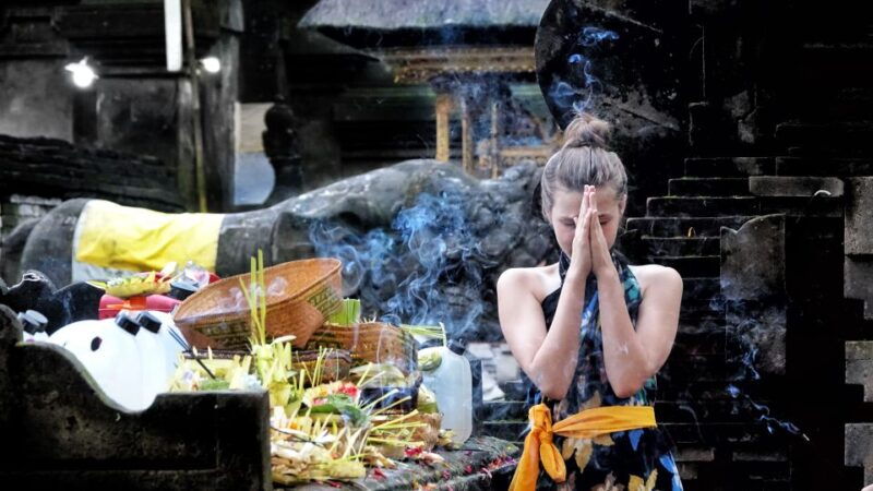 bali-tarot-oracle-reading-and-cleansing-tirta-empul-trip