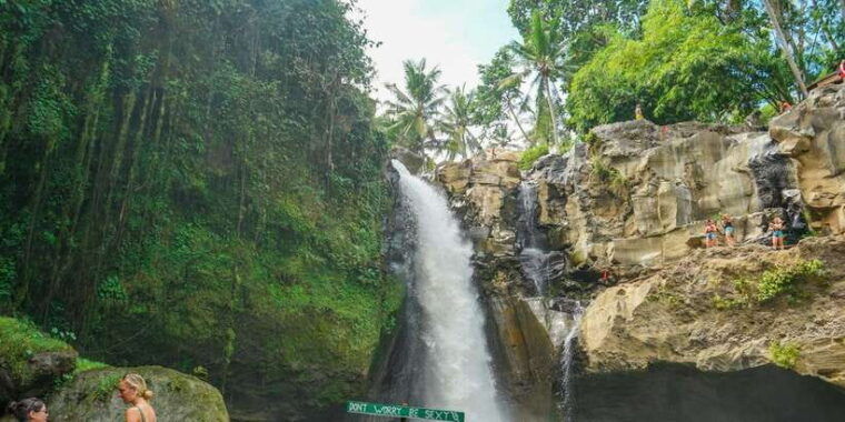 bali-tegenungan-kanto-lampo-and-tibumana-waterfall-tour
