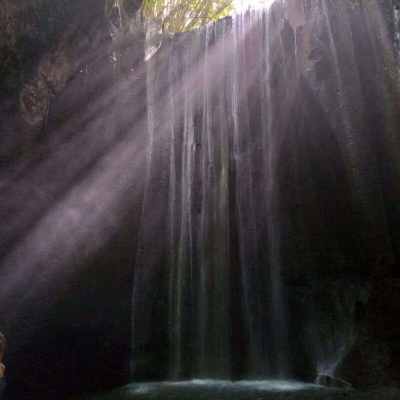 bali-tibumana-tukad-cepung-kanto-lampo-tegenungan-tour