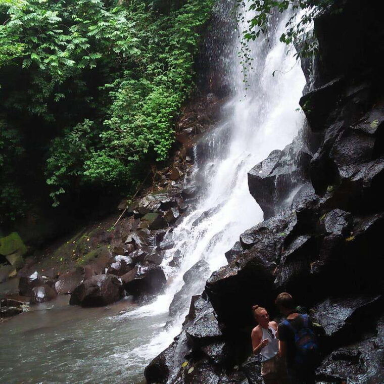 bali-tibumana-tukad-cepung-kanto-lampo-tegenungan-tour