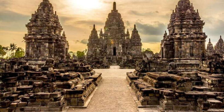bali-to-java-bromo-ijen-tumpak-sewu-borobudur-prambanan