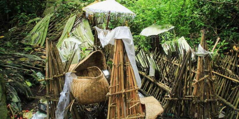 bali-trunyan-cemetery-hot-springs-and-penglipuran-village