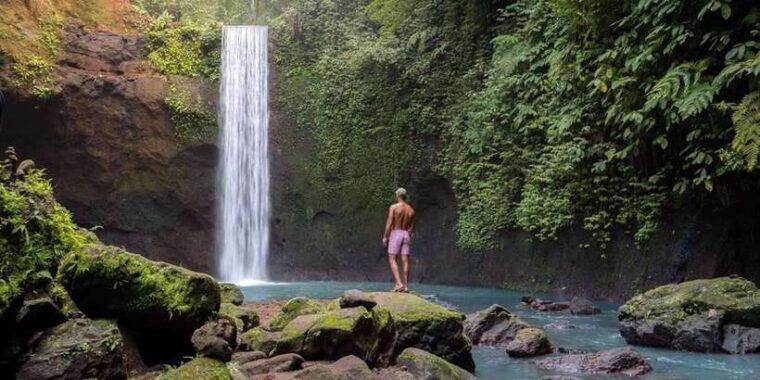 bali-trunyan-cemetery-hot-springs-and-penglipuran-village