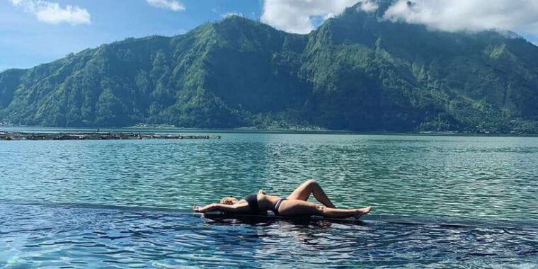 bali-trunyan-cemetery-hot-springs-and-penglipuran-village