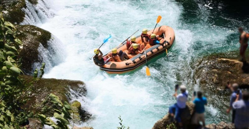 bali-ubud-adventure-rafting-monkey-forest-waterfall