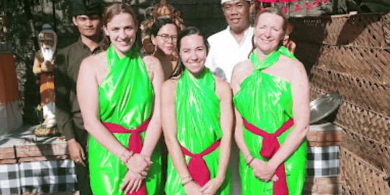 bali-ubud-body-cleansing-purification-melukat-ceremony