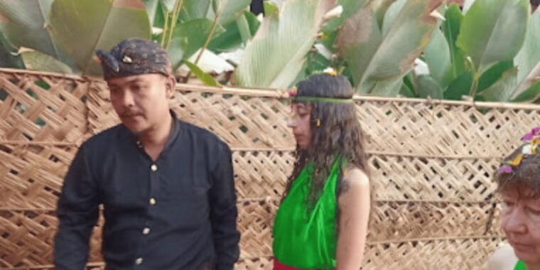 bali-ubud-body-cleansing-purification-melukat-ceremony