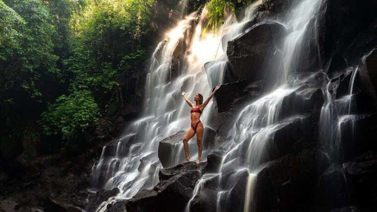 bali-ubud-kanto-lampo-waterfall-monkey-forest-swing-tour