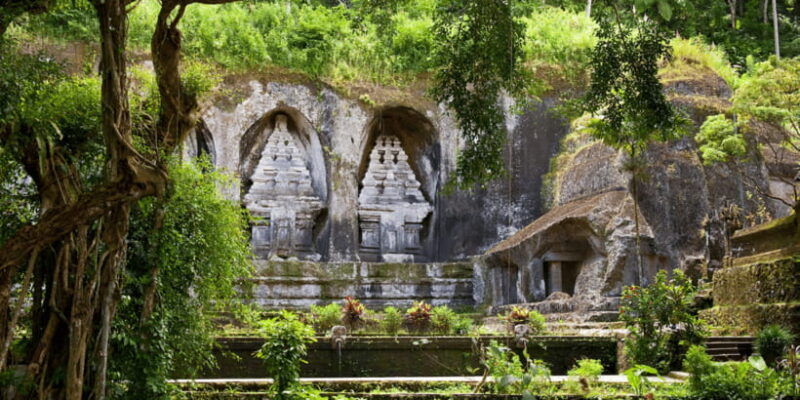 bali-ubud-traditional-balinese-purification