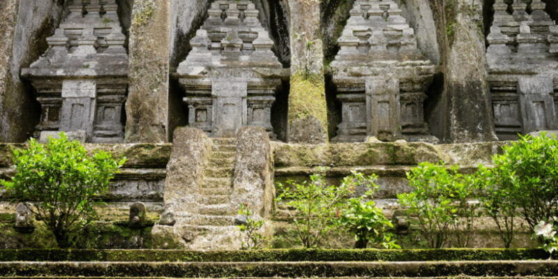 bali-ubud-traditional-balinese-purification