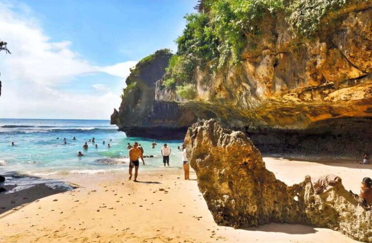 bali-uluwatu-beaches-tour-with-padang-padang-and-bingin