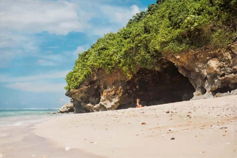 Bali: Uluwatu Beaches Tour with Padang Padang and Suluban - Key Points