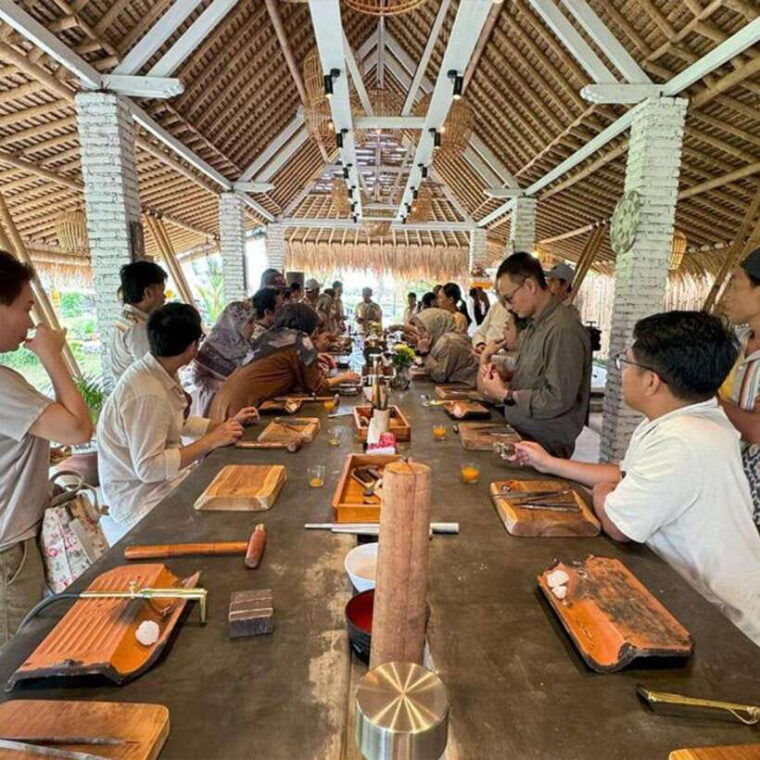 bali-uluwatu-make-your-own-silver-jewelry-class