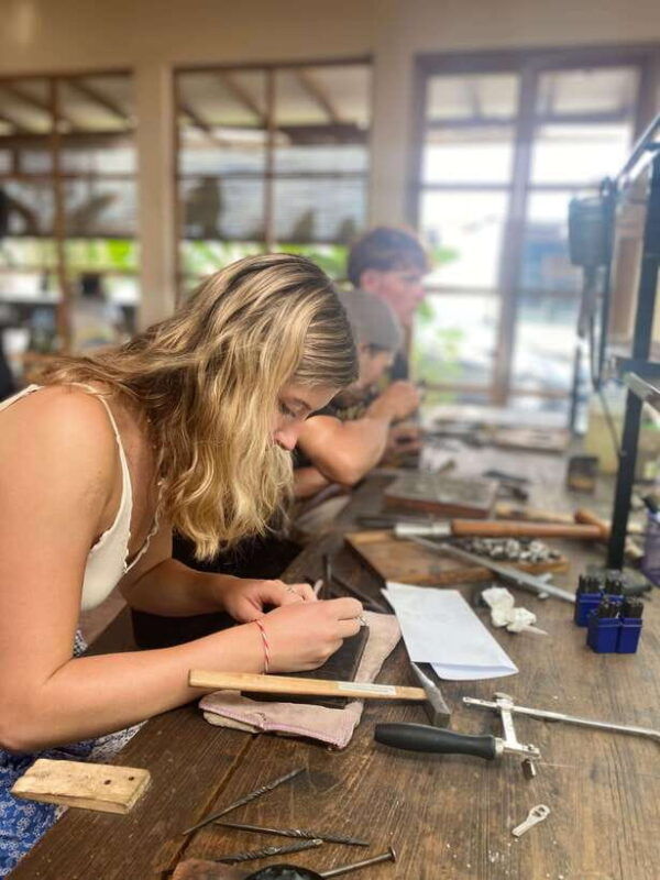 bali-uluwatu-silver-jewelry-making-workshop-with-creation