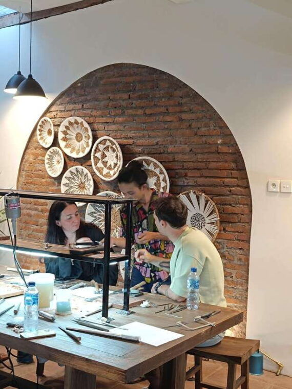 bali-uluwatu-silver-jewelry-making-workshop-with-creation