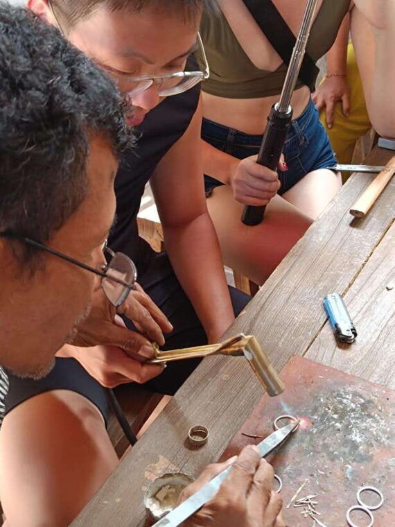 bali-uluwatu-silver-jewelry-making-workshop-with-creation