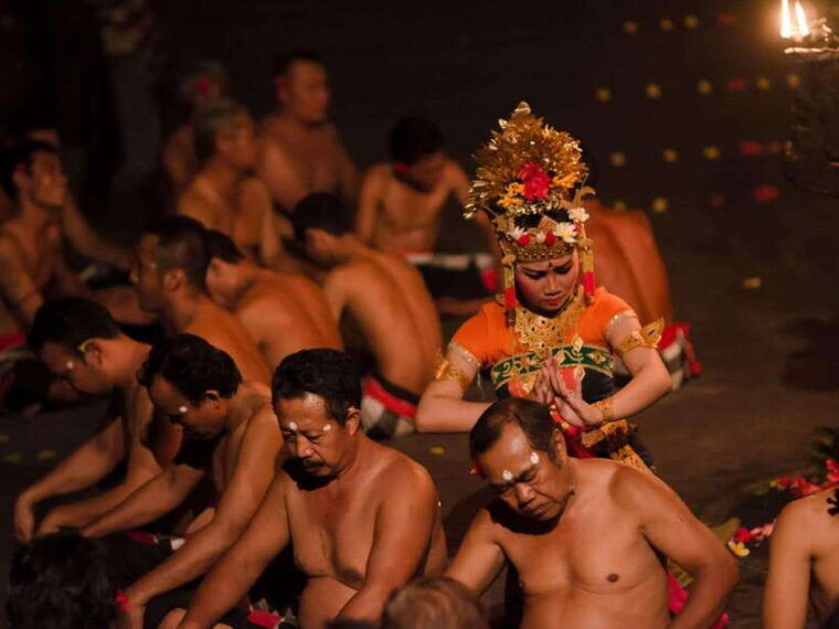 bali-uluwatu-temple-kecak-dance-and-jimbaran-dinner-tour