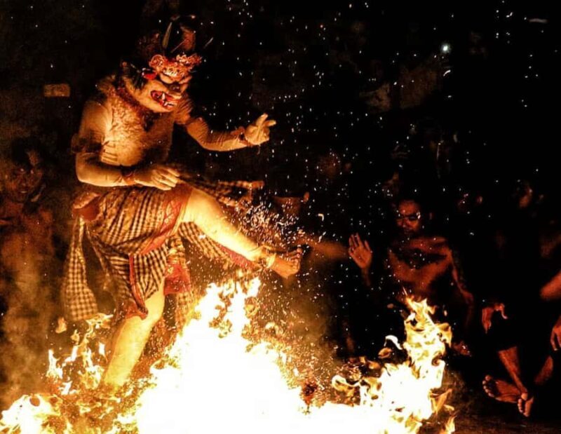 Bali: Uluwatu Temple Tour with Optional Kecak Dance Ticket - The Uluwatu Temple: A Clifftop Wonder