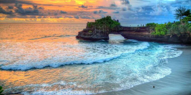 bali-water-temple-waterfalls-and-unesco-rice-terraces-tour