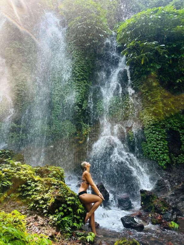 bali-waterfall-in-the-forest-twin-lake-view-tour