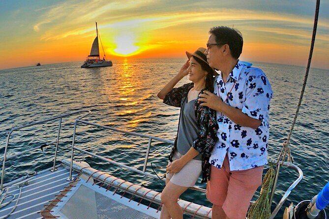 Baliblue Sunset Carnival - Yacht Party with Music and Dancer - Key Points