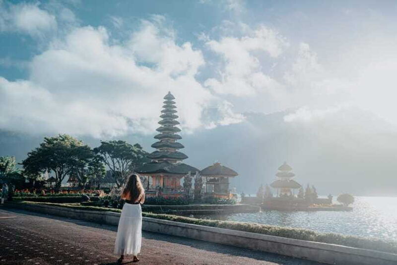 balis-best-scenic-temples-lakes-and-waterfalls
