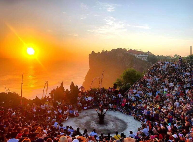baliuluwatu-temple-and-kecak-fire-dance-all-inclusive