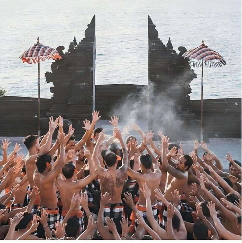 baliuluwatu-temple-and-kecak-fire-dance-all-inclusive