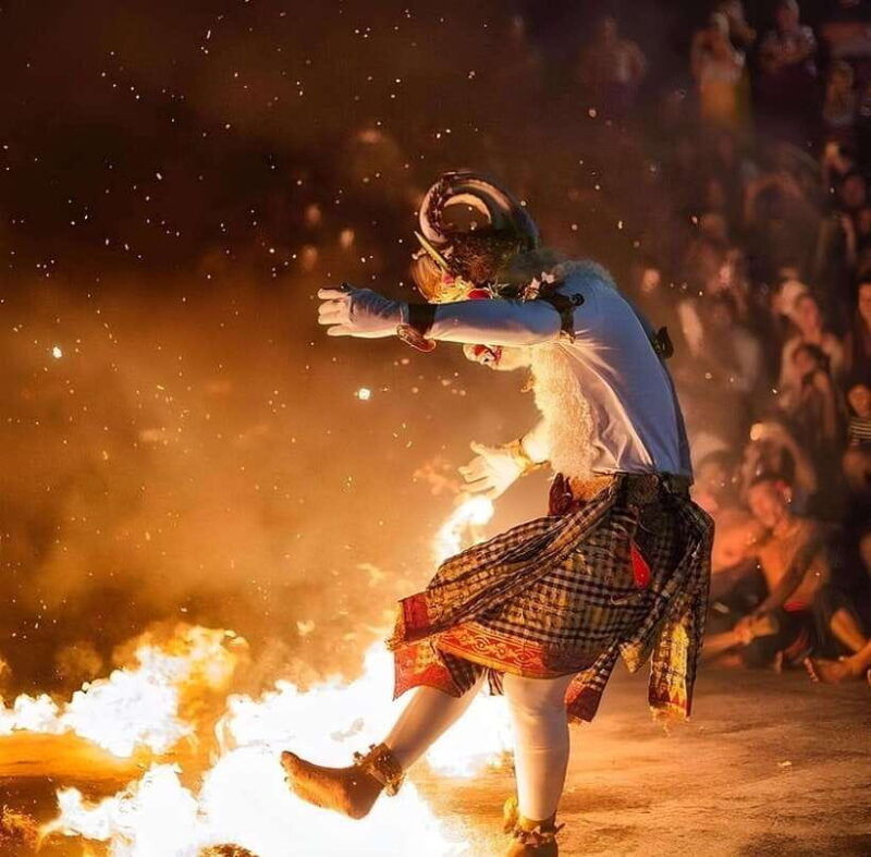 baliuluwatu-temple-and-kecak-fire-dance-all-inclusive