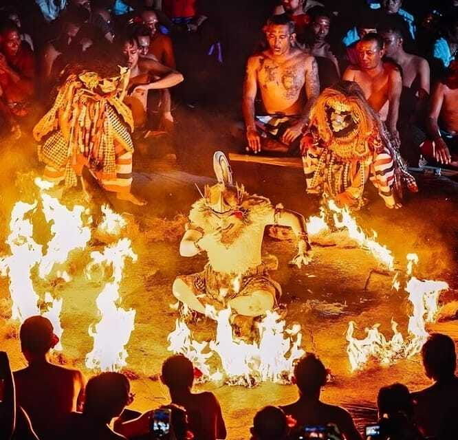 baliuluwatu-temple-and-kecak-fire-dance-all-inclusive