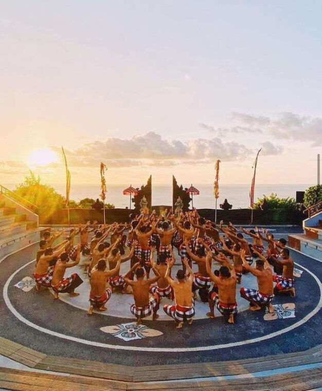 baliuluwatu-temple-and-kecak-fire-dance-all-inclusive