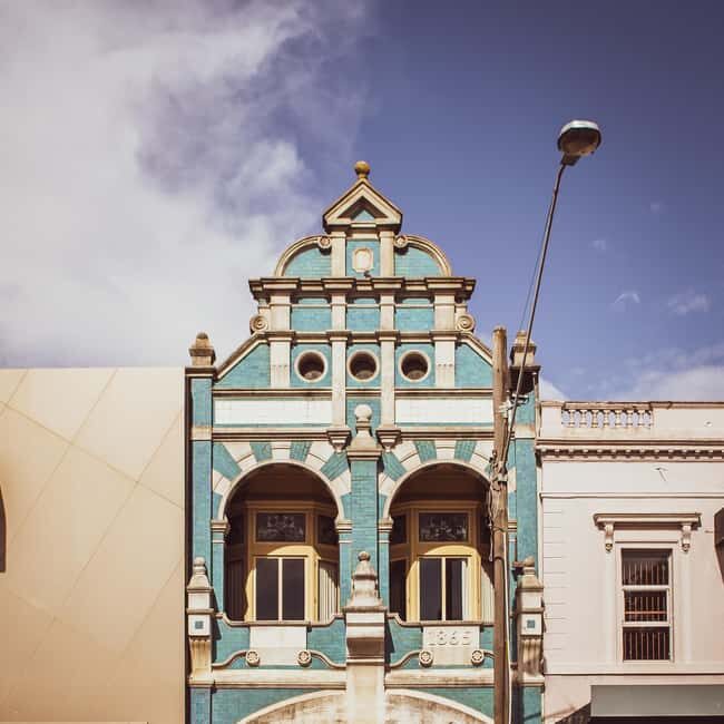 Ballarat: City Tales Guided Walking Tour + Coffee - Key Points