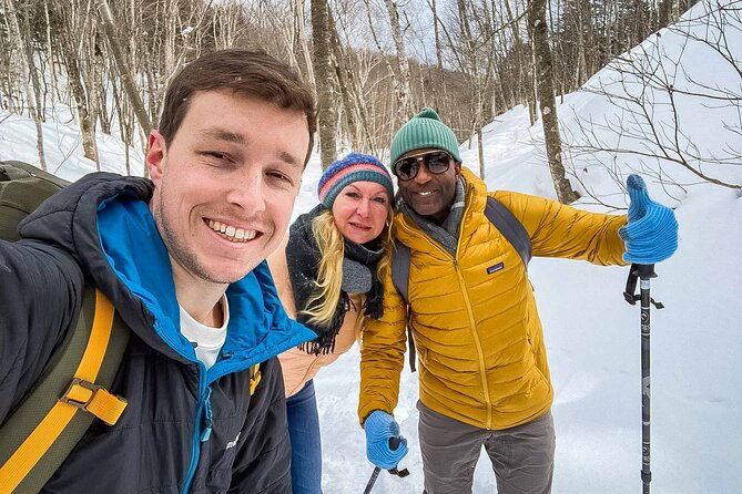 bamboo-ice-cave-snowshoeing-tour-in-noboribetsu