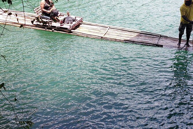 bamboo-rafting-and-boston-jerk-centre-tour-in-portland-jamaica