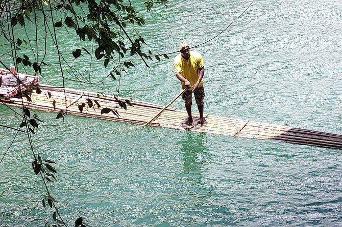 bamboo-rafting-and-boston-jerk-centre-tour-in-portland-jamaica