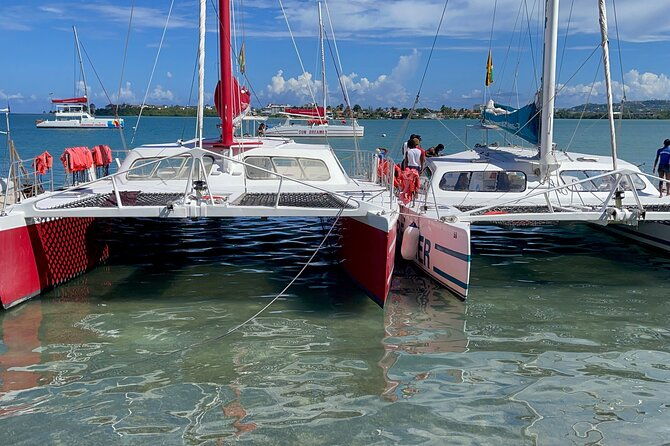 bamboo-rafting-and-catamaran-boat-cruise-in-montego-bay