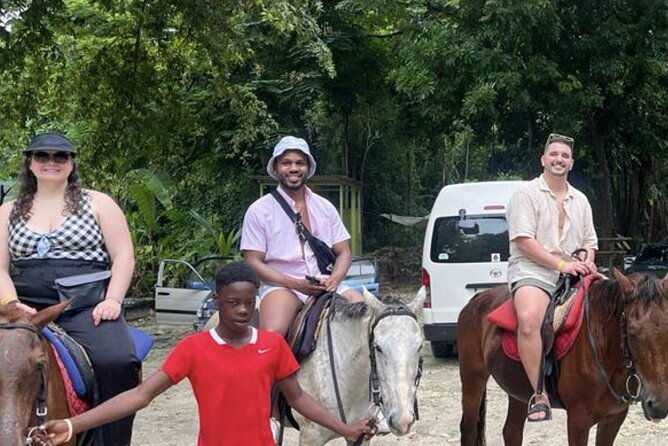 bamboo-rafting-and-horseback-riding-excursion-in-ochorios-jamaica