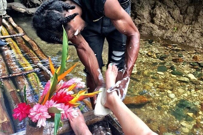 bamboo-rafting-and-limestone-foot-massage-private-tour