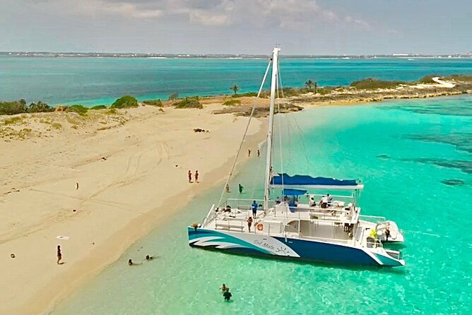 bamboo-rafting-and-party-catamaran-open-bar-cruise-in-montego-bay