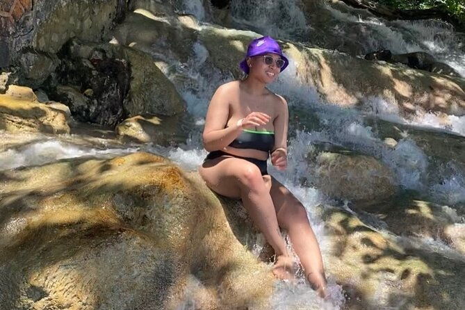 bamboo-rafting-dunns-river-falls-and-horseback-riding-private-tour