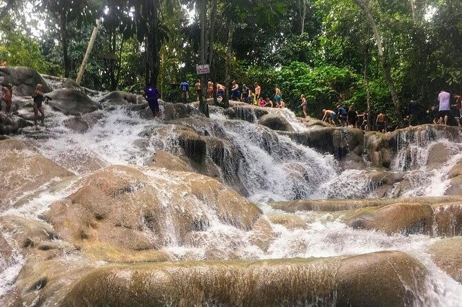 bamboo-rafting-dunns-river-falls-and-horseback-riding-private-tour