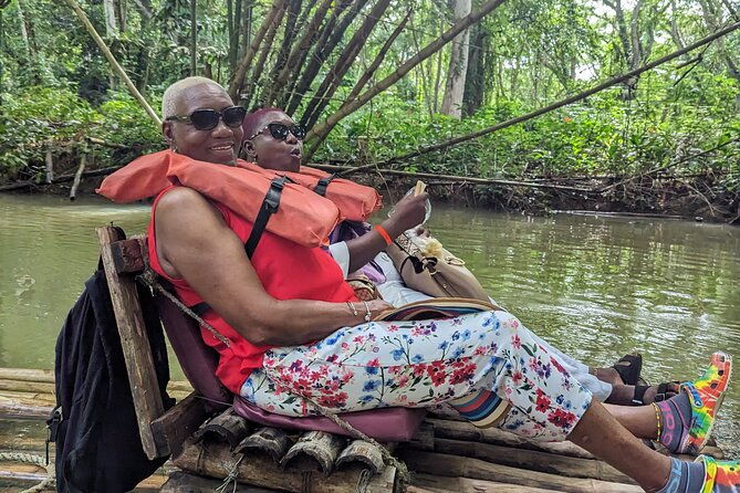 bamboo-rafting-experience-on-the-martha-brea