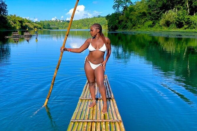bamboo-rafting-in-jamaicas-martha-brae-river-from-montego-bay