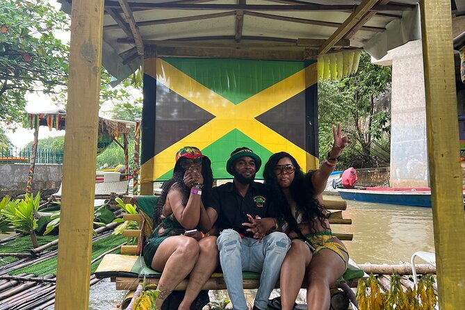 bamboo-rafting-limestone-foot-massage-on-the-river