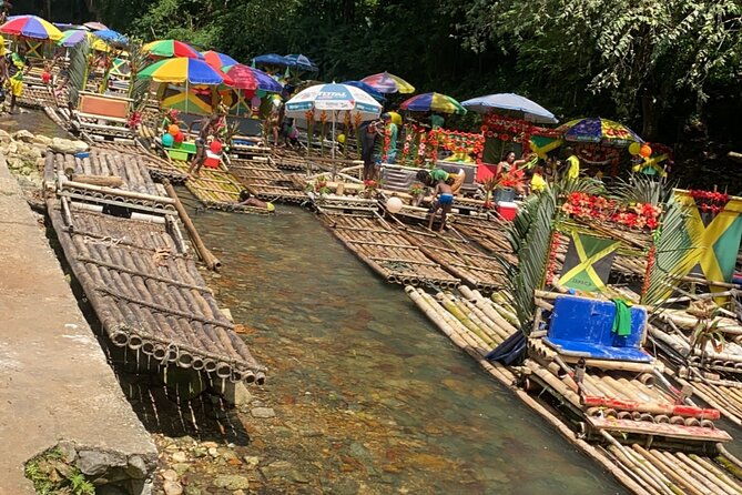 bamboo-rafting-with-limestone-massage-and-private-pick-up