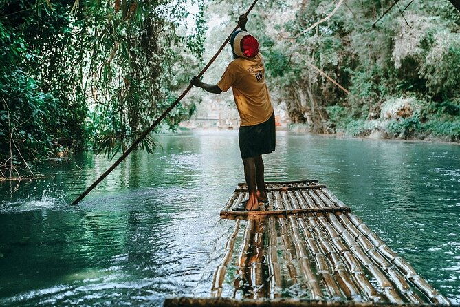 bamboo-river-rafting-dunns-river-falls-from-montego-bay